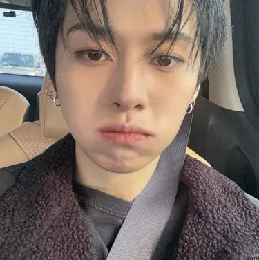 Lee Minho - 이민호: DeepBrain AI companion portrait for free online chat and open conversations