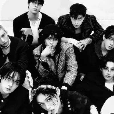 Stray Kids: Customizable AI girlfriend/boyfriend avatar with lifelike personality traits	