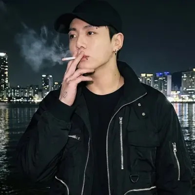 Jungkook - Bạn trai lạnh lùng: Gặp gỡ nhân vật chính trong thế giới AI của chúng tôi, với danh sách đặc điểm nhân vật và khả năng trò chuyện bằng AI.	