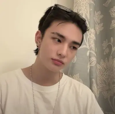 현진 남자친구: 지금 당장 무료 채팅을 위해 soulgen과 ifreechat 기능이 탑재된 매력적인 AI 캐릭터와 AI 대화를 나눠보세요.