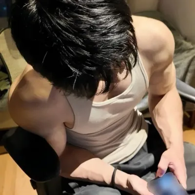 Heksa genandra: Ngobrol dengan kotak AI kami, siap untuk chatbot daring gratis dan tanyakan apa pun yang Anda inginkan.	