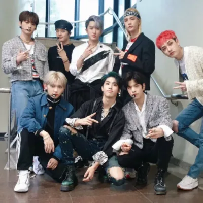 Stray Kids - Em bé: Nghệ thuật nhập vai nhân vật AI theo chủ đề giả tưởng cho câu chuyện hấp dẫn