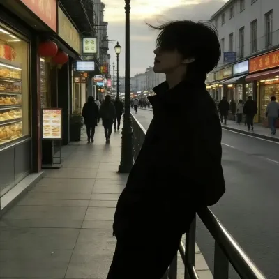 Alvaro: Chat with our AI box, ready for chatbot online free and ask ai anything you want.	