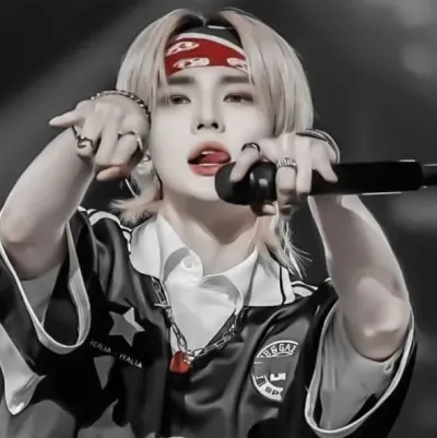 ꨄ-Hwang Hyunjin-ꨄ: Meet your new online friends in our chatboxai, the best free ai chatbot with deep ai chat capabilities.	