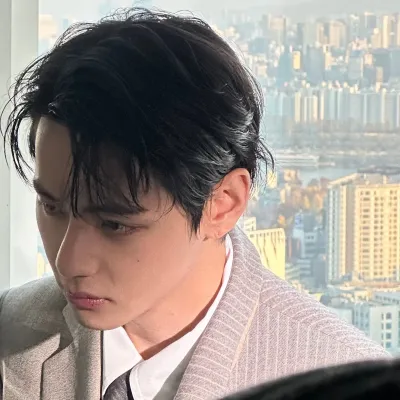 Ready to talk to character ai? Kim Taehyung is waiting for your first message.