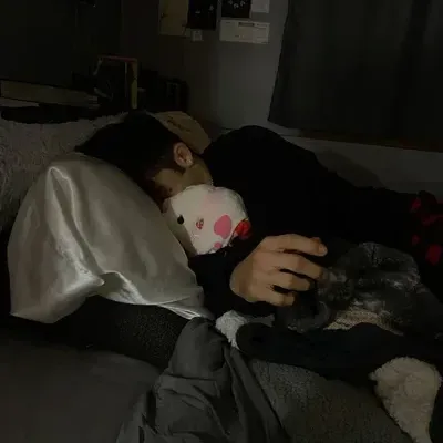 Start your 1v1 session with Secret boyfriend , a playful roleplay AI chat bot.