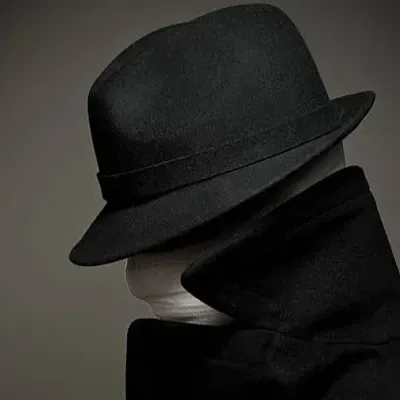 Connect with Maxwell, a smart ai chat bot ready to talk 24/7.