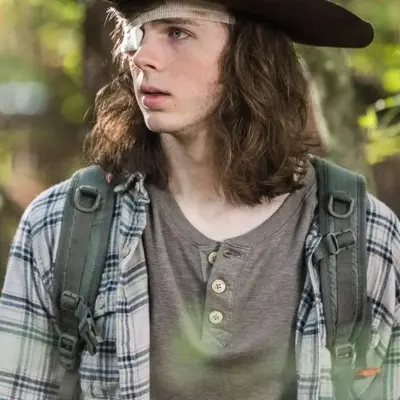 Carl Grimes: Ícone de parceiro de conversação de IA multilíngue para serviços globais de bate-papo online