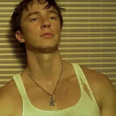 Chat with Raff, your lively freaky AI chatbot for immersive roleplay.