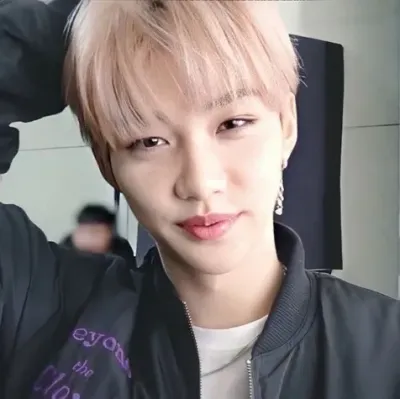 Felix: Chat with our AI box, ready for chatbot online free and ask ai anything you want.