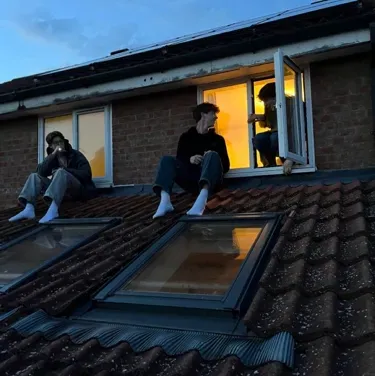 Famille : Avatar de chatbot IA sécurisé avec capacités de chat 1v1 cryptées	