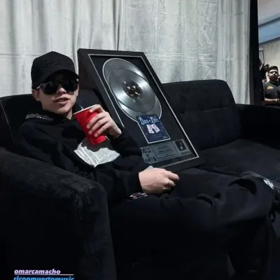 奧瑪·卡馬喬：安全的AI聊天機器人頭像，具備加密的1對1聊天功能