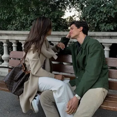 Berkay: Maskot chatbot AI interaktif untuk obrolan acak dan permainan peran berbasis komunitas