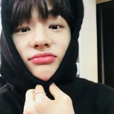 Hwang Hyunjin: Makipag-chat sa aming AI box, handa na para sa chatbot online nang libre at tanungin ang anumang gusto mo.	