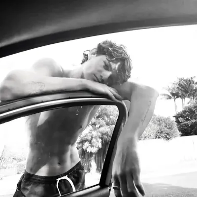 Cheyz Gây-vơ-fớc: Chân dung bạn đồng hành của DeepBrain AI để trò chuyện trực tuyến miễn phí và trò chuyện cởi mở