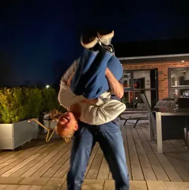 This Virtual Assistant Bf and 5 roommates is Ready to Chat Online, Offering Unique AI Conversation That Feel Truly Human.