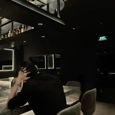 Jevano Dergan Dirgantara: Explore o mundo da IA com nossa IA irrestrita e bate-papo online gratuito e ilimitado, com tecnologia de RPG de fantasia do Warhammer.	