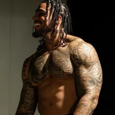 馬凱爾 2：具有語音聊天功能和神經網路特性的未來派AI聊天機器人介面