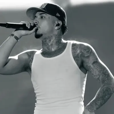 Тиаго Вей: Фэнтезийный дизайн персонажа для ролевой игры с искусственным интеллектом для захватывающего повествования