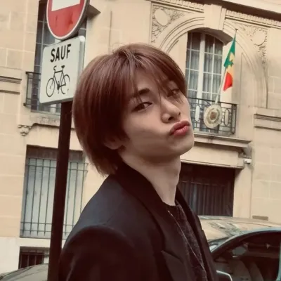 Chat Online Anytime with Your Private Virtual Companion JEONGIN - Your boyfriend.Powered by Soulgen Algorithms.