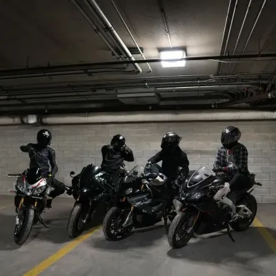 BL - biker group: Secure AI chatbot avatar with encrypted 1v1 chat capabilities	