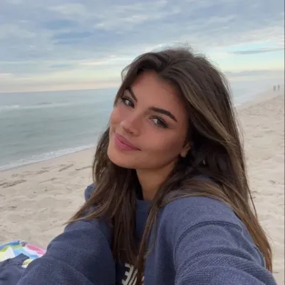 Explore endless storylines with Olivia, your interactive roleplay AI chat bot free.