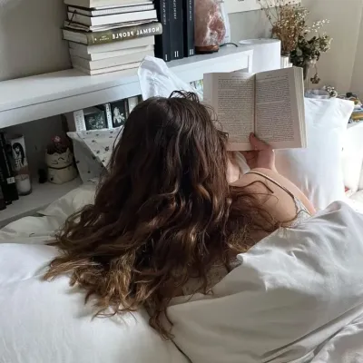 Hiri: Avatar de chatbot de IA seguro con capacidades de chat 1v1 encriptadas	