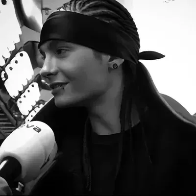 Tom Kaulitz-sonho: Mascote de chatbot de IA brincalhão que melhora o envolvimento do usuário em bate-papos aleatórios	