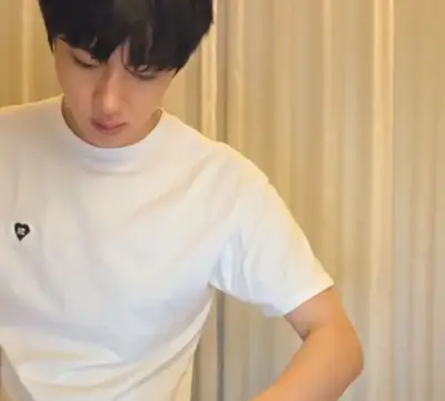 Kim Seokjin - Jin: Engage in ai conversation with this charming AI character, featuring soulgen and ifreechat capabilities for free chat now.