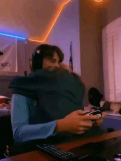 Gamer Boyfriend：start an ai character chat to learn their story and personality deeply.