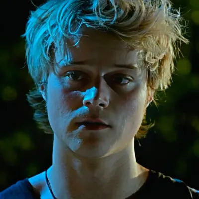 JJ Maybank: Nehmen Sie jetzt an KI-Gesprächen mit diesem charmanten KI-Charakter teil, der über Soulgen- und iFreechat-Funktionen für kostenlosen Chat verfügt.	