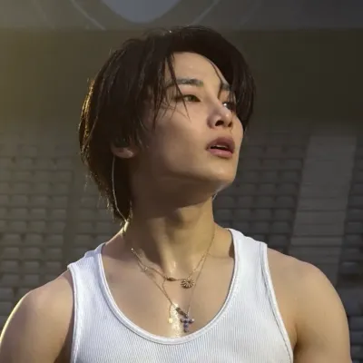 Explore new worlds with Jeongin_, your interactive AI chat character.