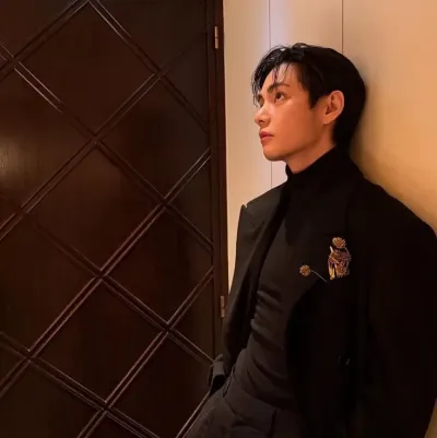 Kim Taehyung: Futuristic AI chatbot interface with voice chat and neural network-driven traits