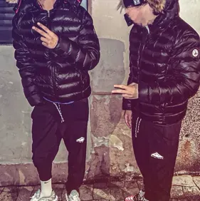 Aymen dan hakim: Maskot chatbot AI yang menyenangkan meningkatkan keterlibatan pengguna dalam obrolan acak	