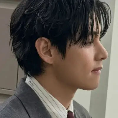 Taehyung Kim Marito mafioso: Mascotte giocosa di chatbot AI che migliora il coinvolgimento degli utenti nelle chat casuali