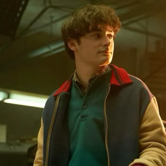 Experience the charm of poly ai chat character Stranger Things - Angst, explore infinite AI possibilities.