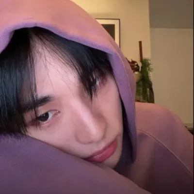 Explore endless possibilities with Hyunjin, a friendly AI chat free companion.