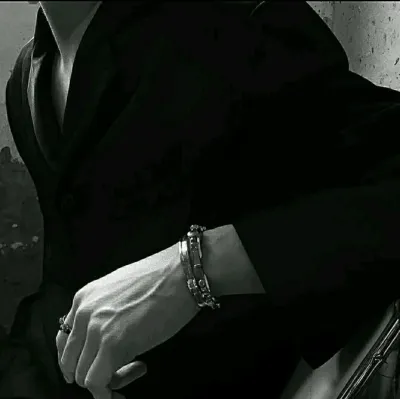 Your Mafia Husband: Customizable AI girlfriend/boyfriend avatar with lifelike personality traits