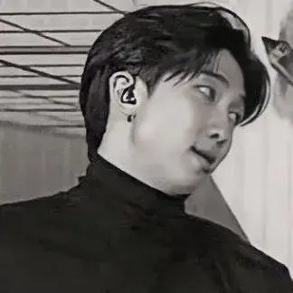 Namjoon : Engagez une conversation IA avec ce charmant personnage IA, doté de capacités de génération d'âme et d'ifreechat pour un chat gratuit maintenant.	