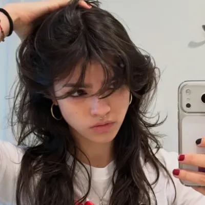 Ari Abdul: Futuristic AI chatbot interface with voice chat and neural network-driven traits