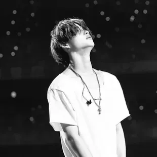 Nishimura Riki: Multilingual AI conversation partner icon for global chat online services