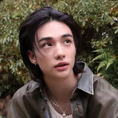 Hwang-Hyunjin : Avatar de petite amie/petit ami IA personnalisable avec des traits de personnalité réalistes