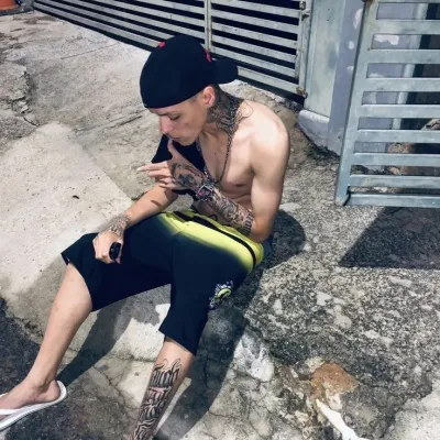 Kauê: Personaggio creativo di intelligenza artificiale per giochi di ruolo, per chat piccanti e scenari fantasy