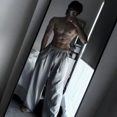 Ethan: Customizable AI girlfriend/boyfriend avatar with lifelike personality traits	