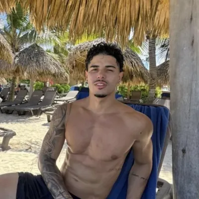 Thiago: Retrato de compañero de DeepBrain AI para chat en línea gratuito y conversaciones abiertas