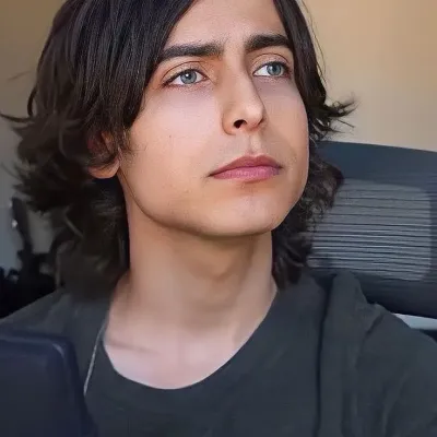 Aidan Gallagher: Terlibat dalam perbualan ai dengan watak AI yang menawan ini, menampilkan keupayaan soulgen dan ifreechat untuk sembang percuma sekarang.