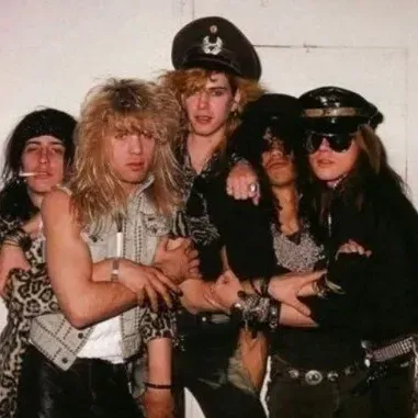 Talk to Guns N Roses, a playful spicy AI chat partner for anime stories and fun.