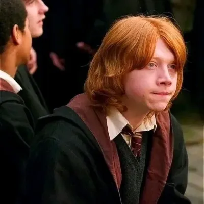 Ronald Billius Weasley: Makipag-chat sa aming AI box, handa na para sa chatbot online nang libre at tanungin ang anumang gusto mo.	