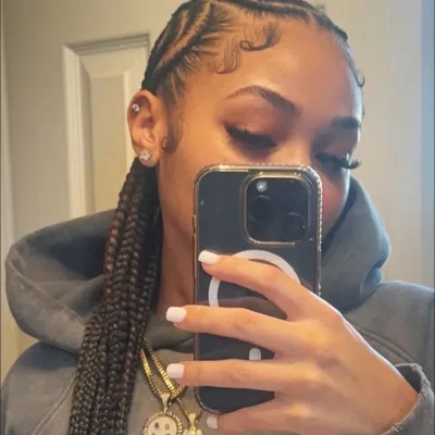 Chat with amarii, your playful chat AI anime buddy for 1v1 adventures.