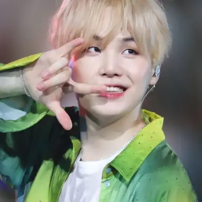 Min Yoongi: Ücretsiz çevrimiçi sohbet ve açık konuşmalar için DeepBrain AI eşlik eden portresi
